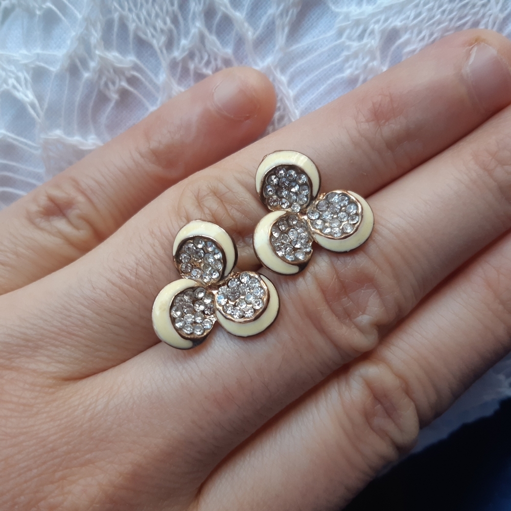 Stud earrings with enamel moons and crystal cluster